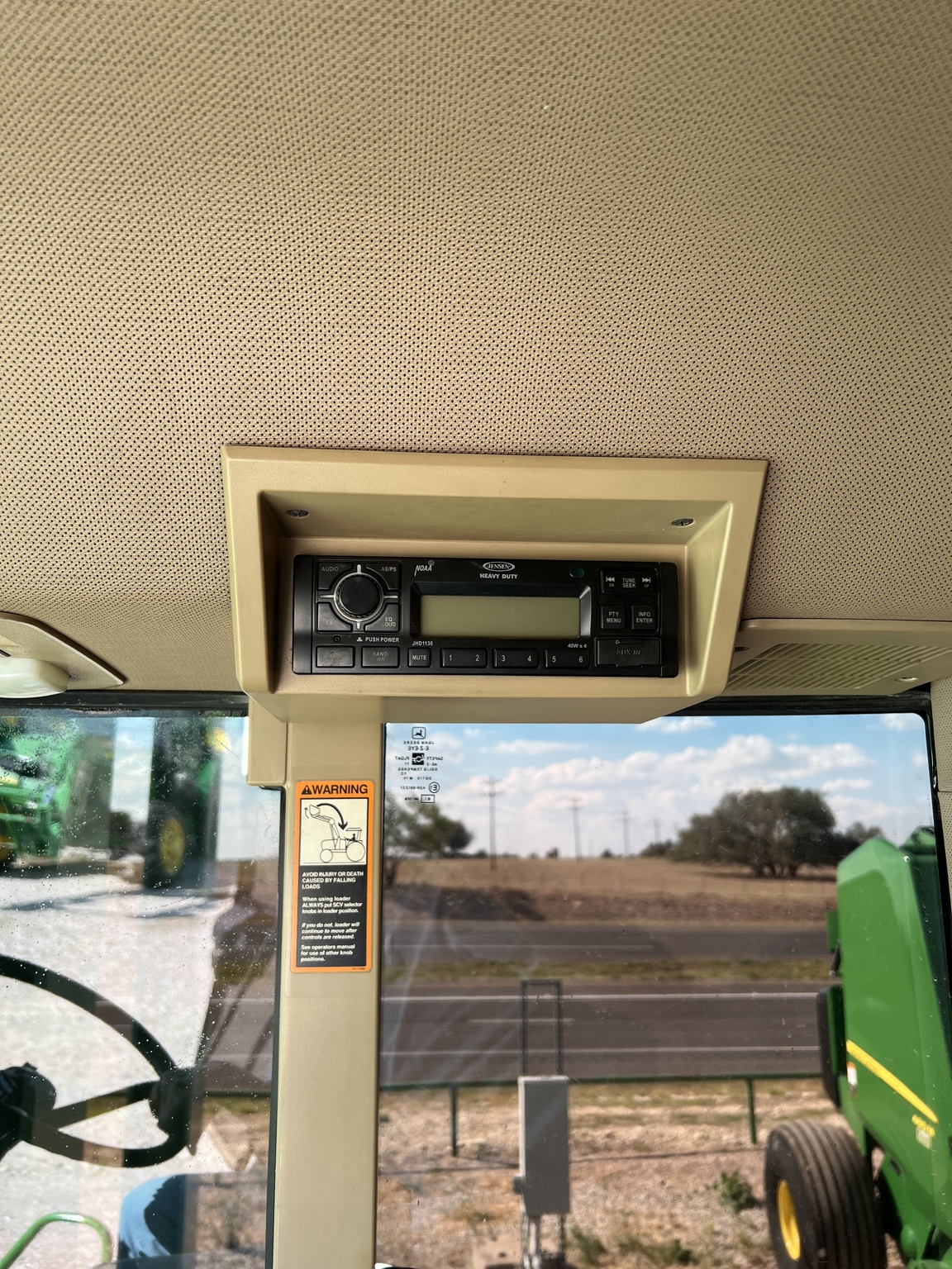 John Deere 7810 Image 6