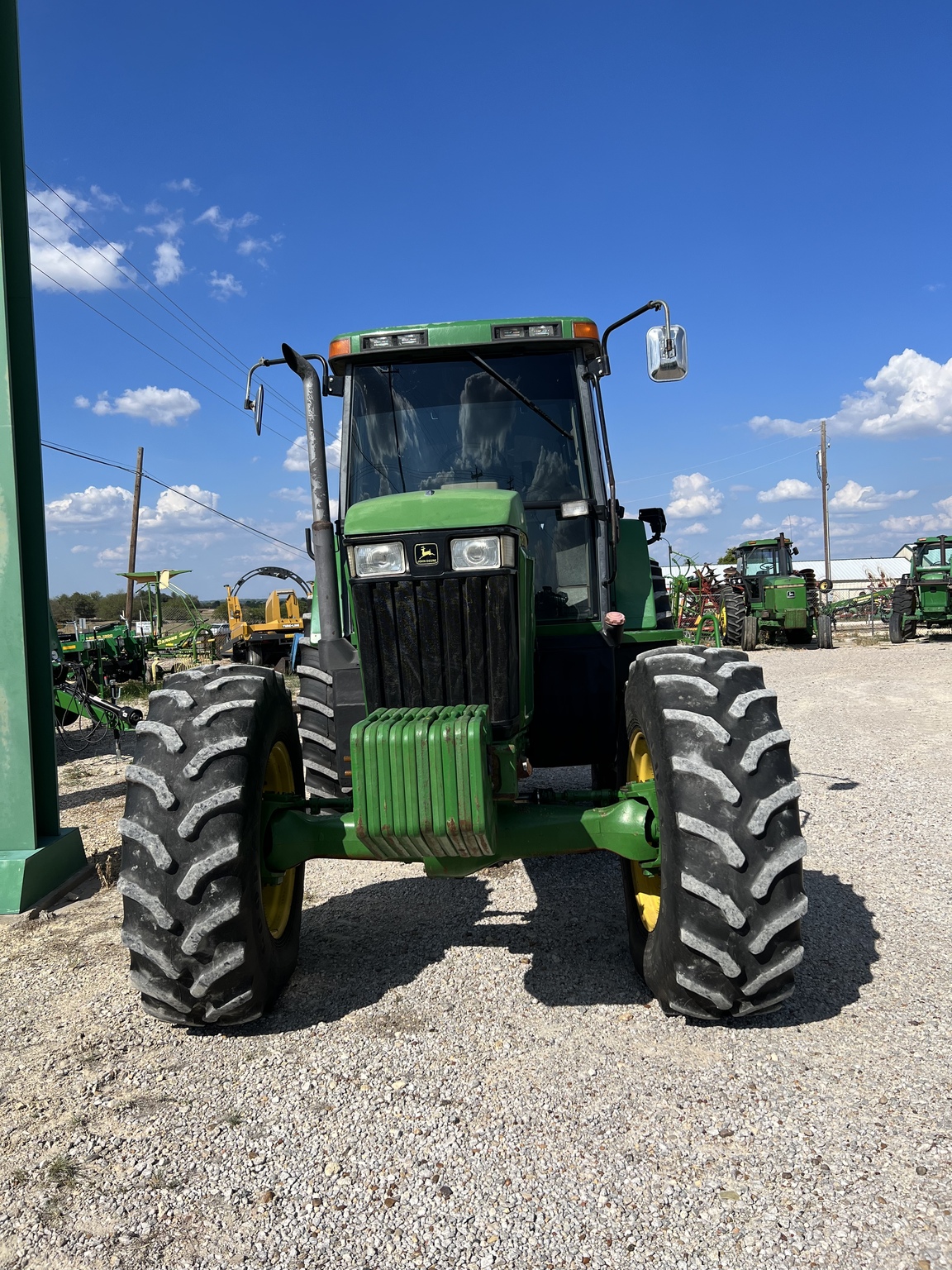 John Deere 7810 Image 2