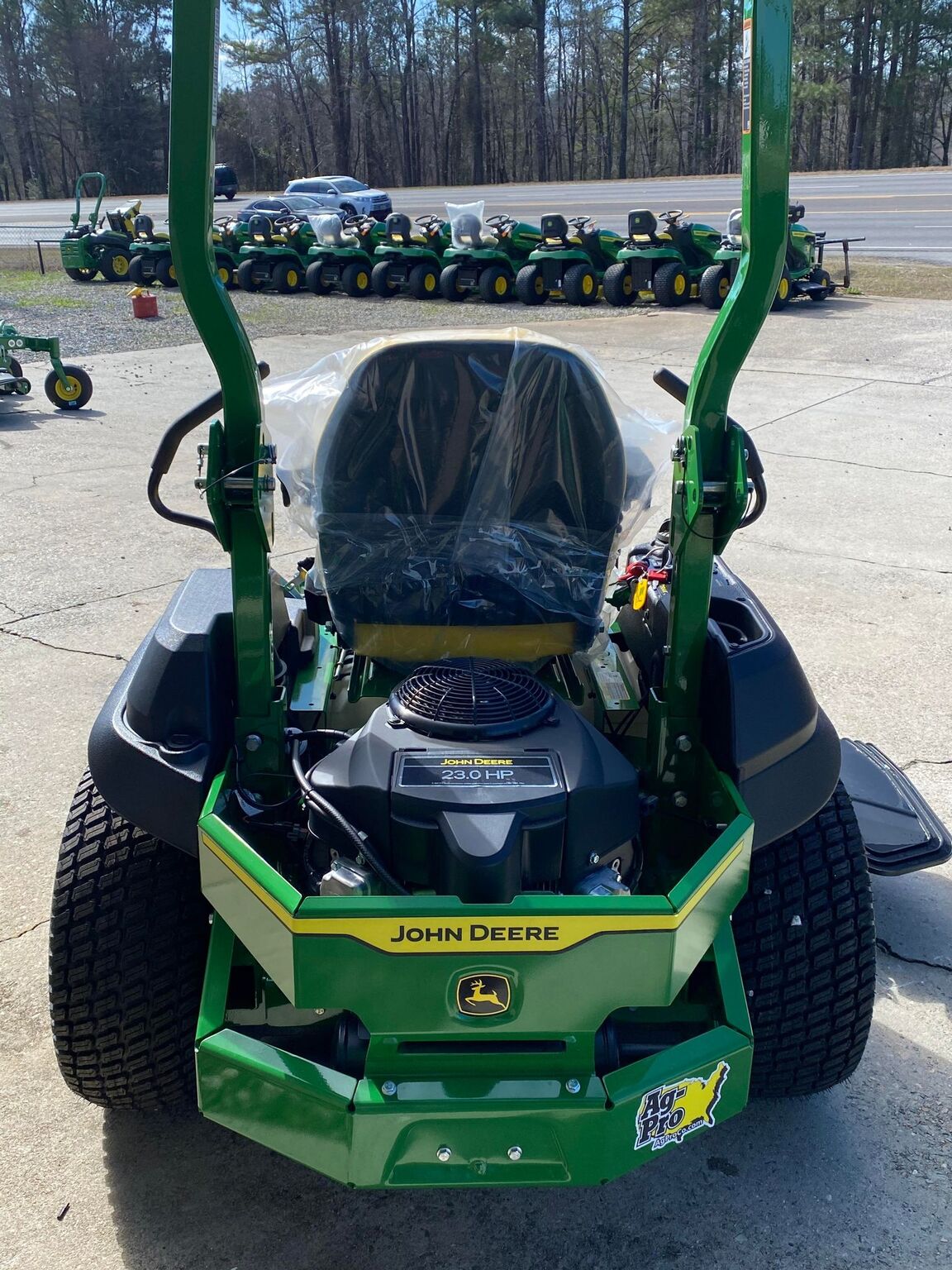 2025 John Deere Z720E Image 4