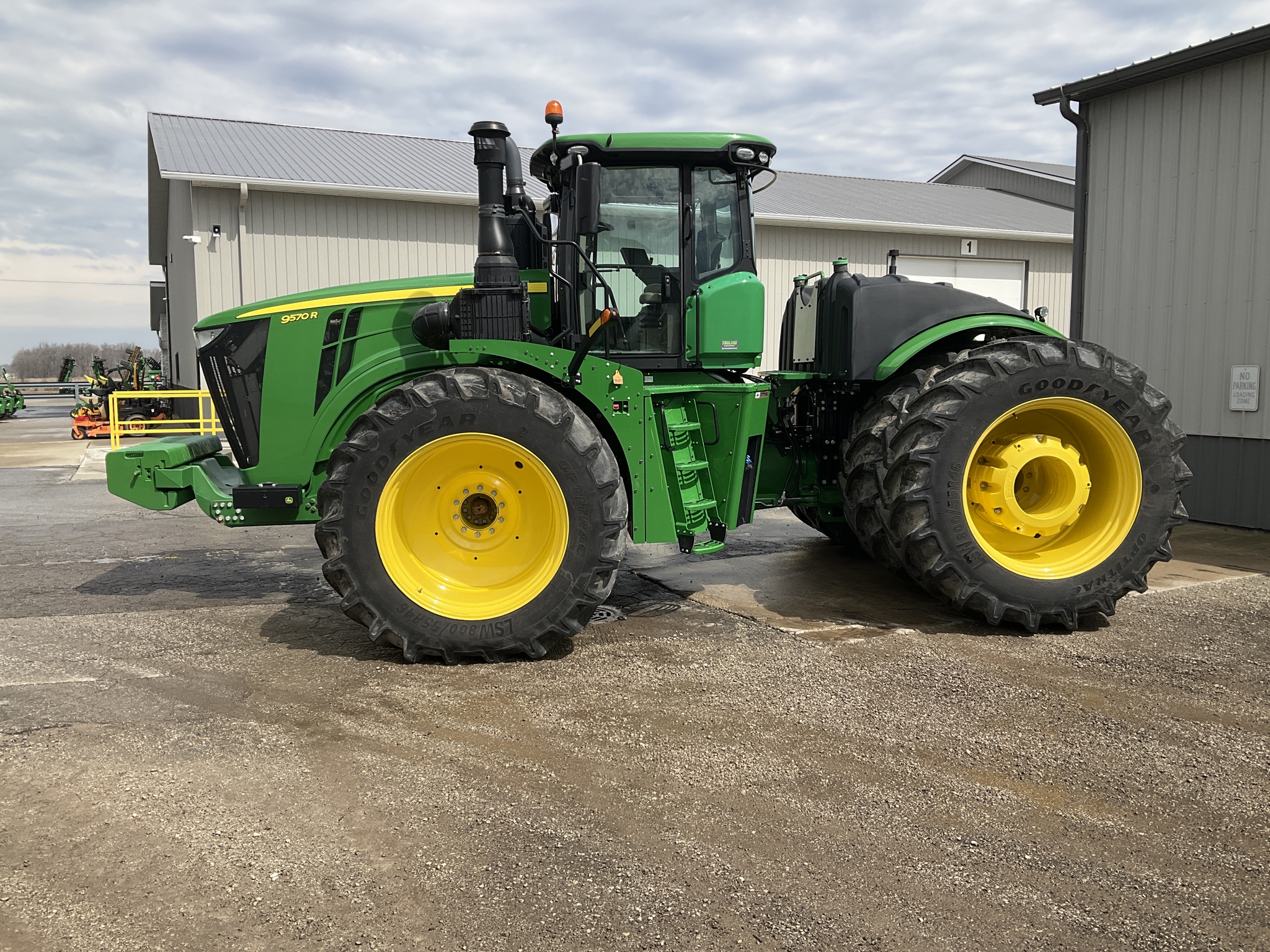 2021 John Deere 9570R Image 24
