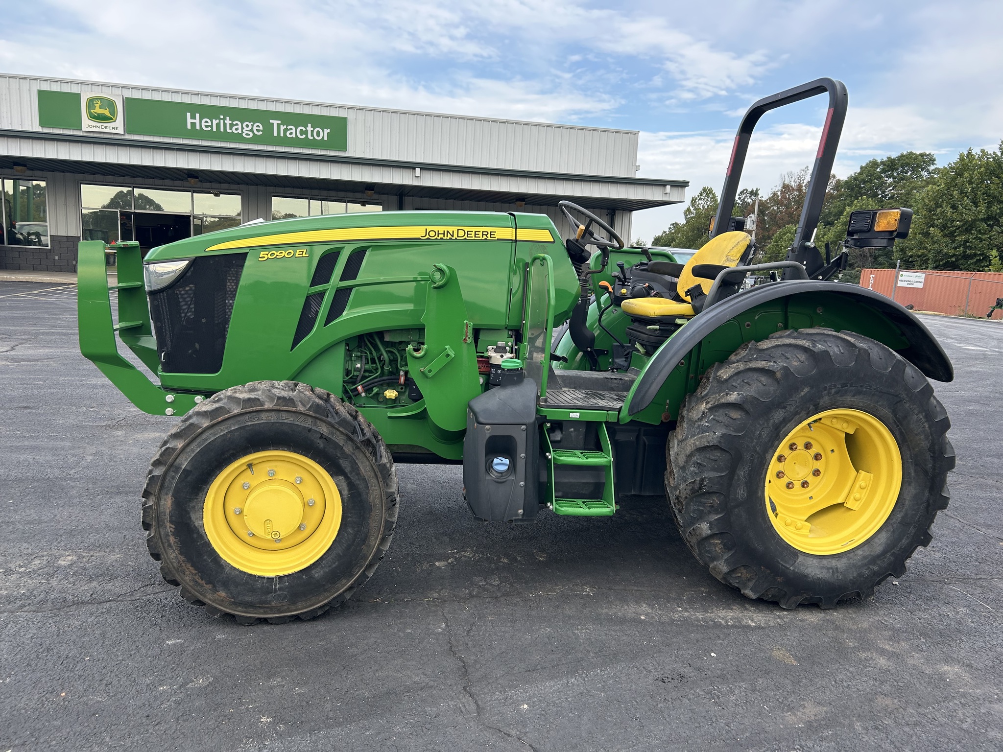  2022 John Deere 5090EL at Heritage Tractor in Anderson, MO