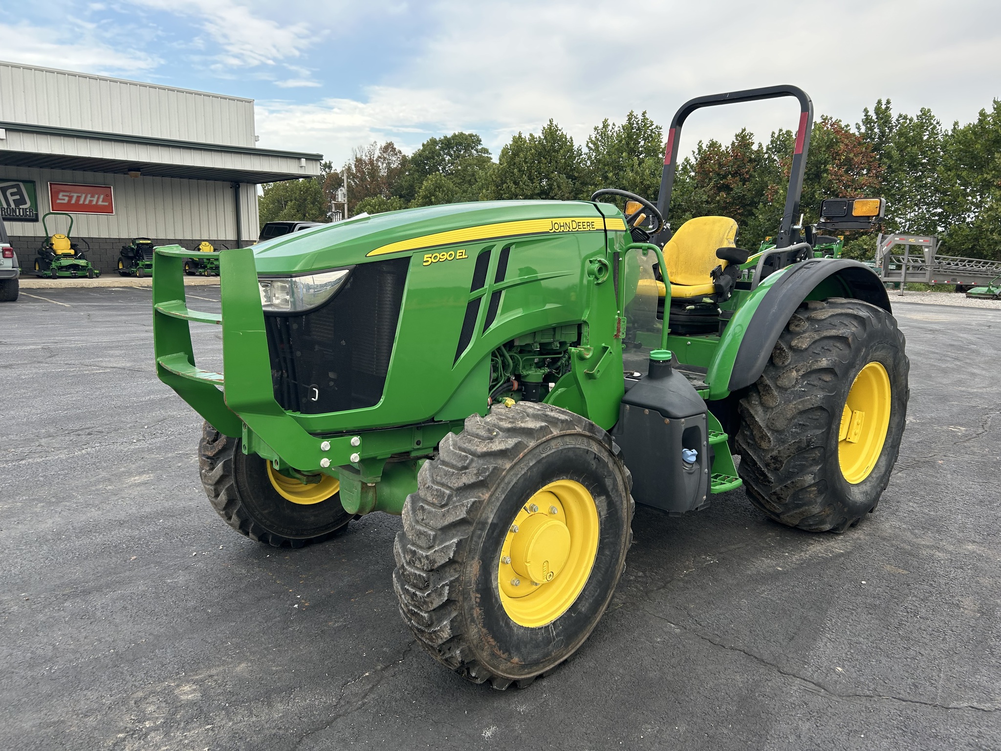  2022 John Deere 5090EL at Heritage Tractor in Anderson, MO