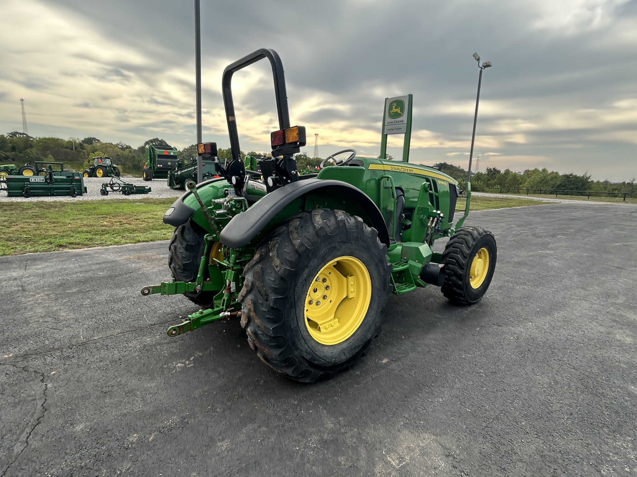  2022 John Deere 5090EL at Heritage Tractor in Anderson, MO
