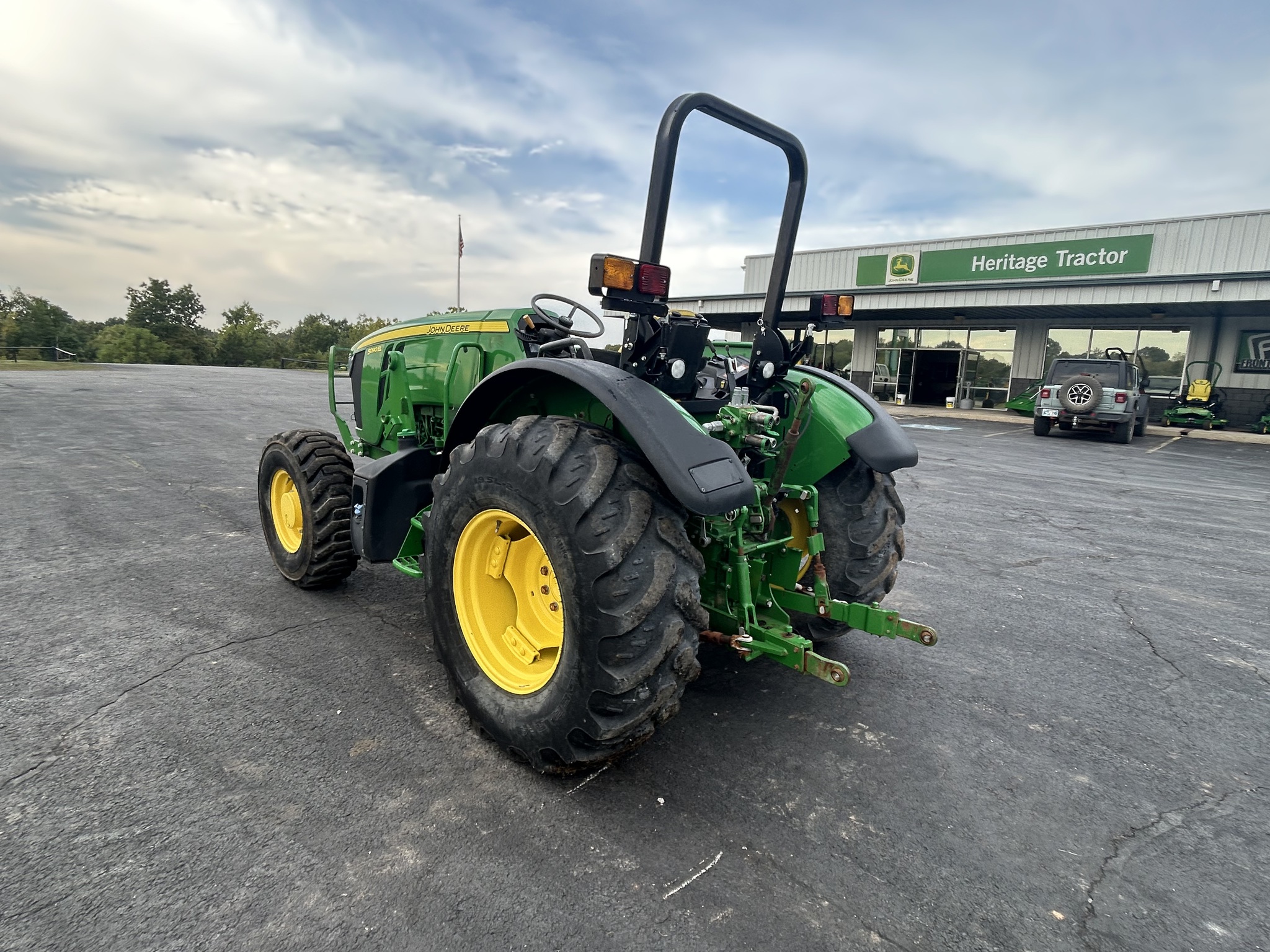  2022 John Deere 5090EL at Heritage Tractor in Anderson, MO