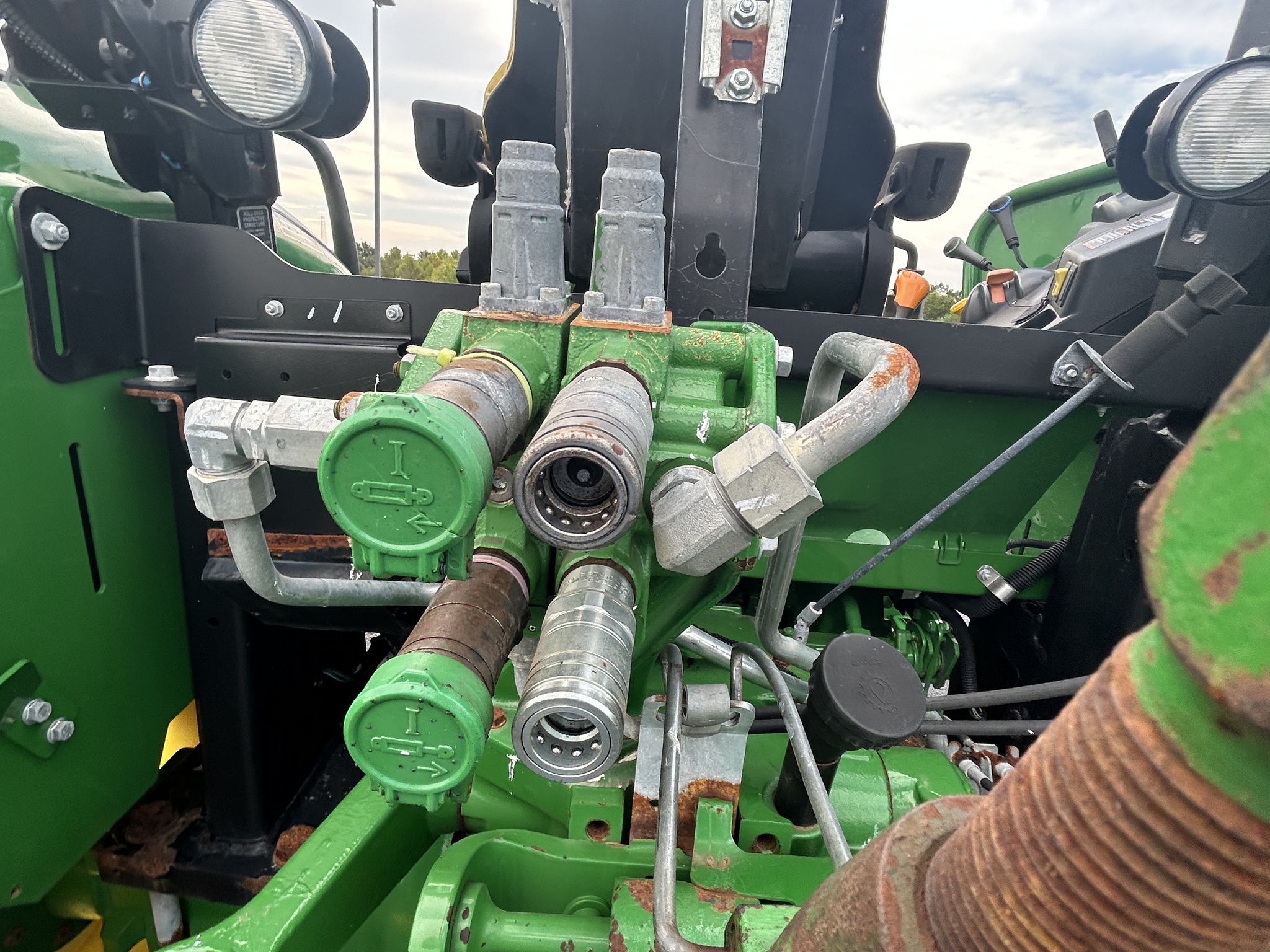  2022 John Deere 5090EL at Heritage Tractor in Anderson, MO