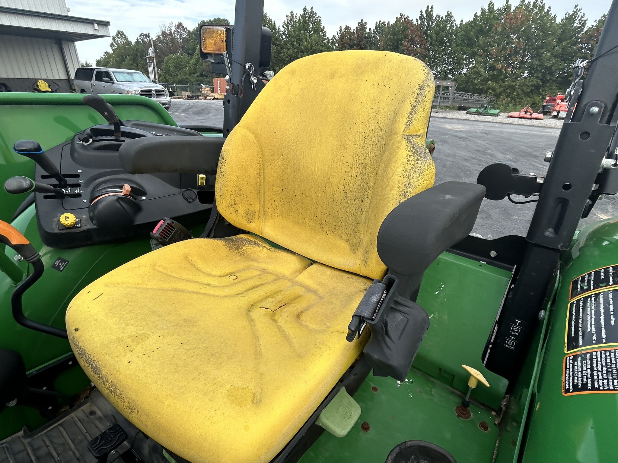  2022 John Deere 5090EL at Heritage Tractor in Anderson, MO