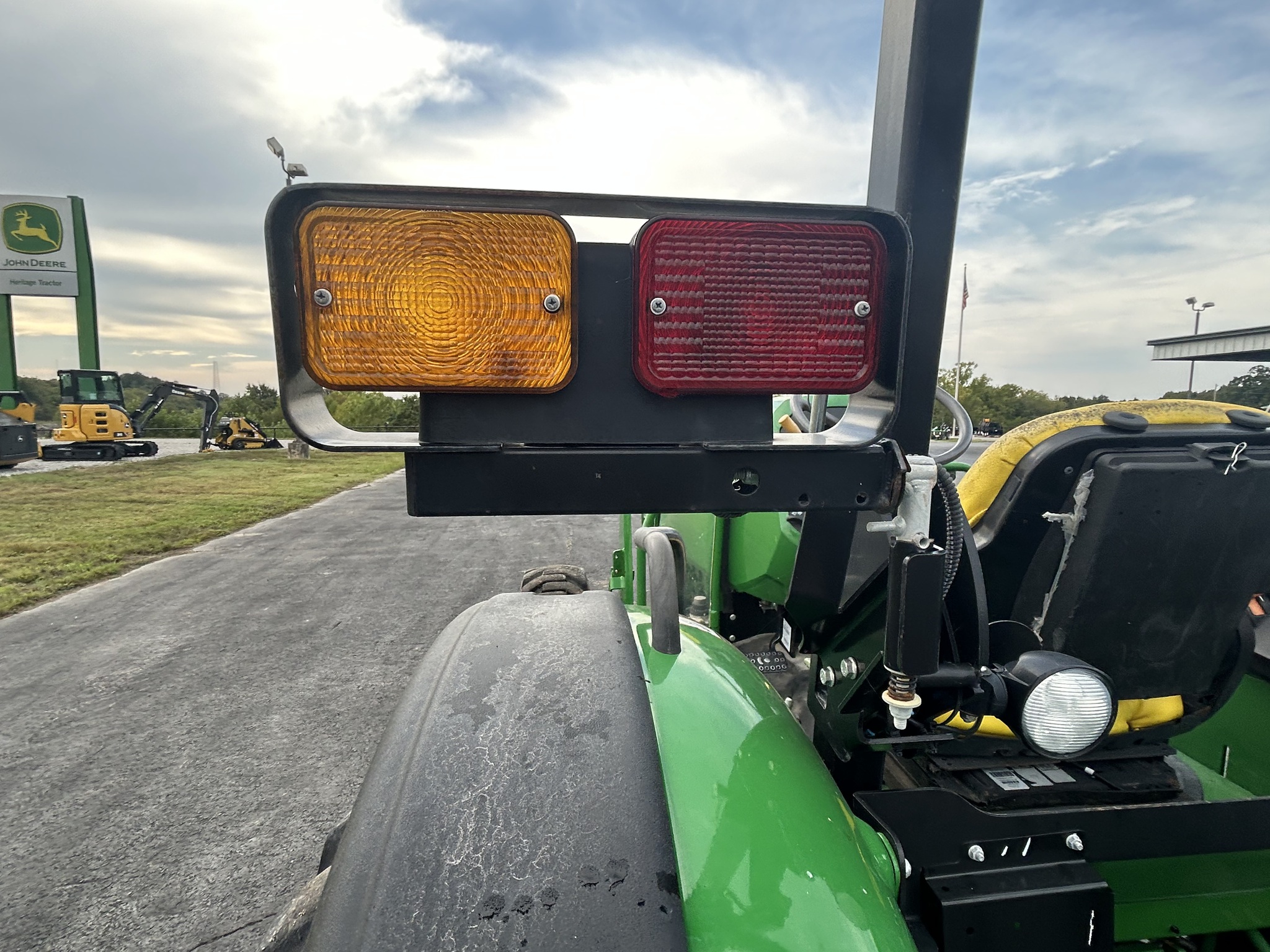  2022 John Deere 5090EL at Heritage Tractor in Anderson, MO