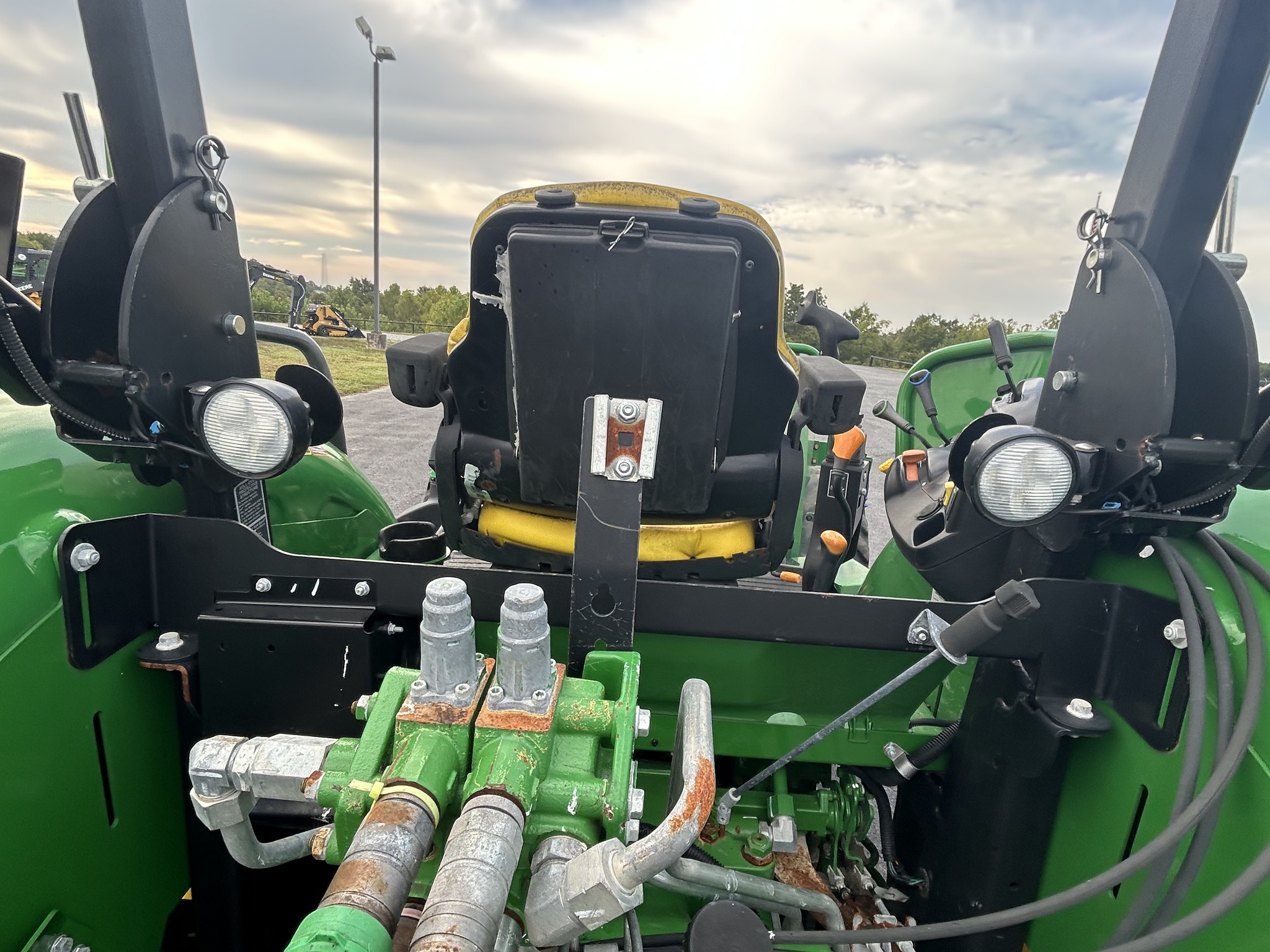  2022 John Deere 5090EL at Heritage Tractor in Anderson, MO