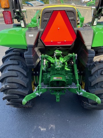 2022 John Deere 3035D Image 7