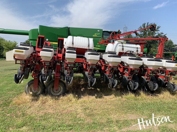 Photo of 2008 White 8180