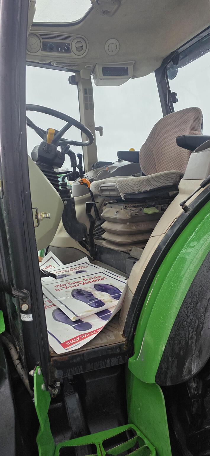 2015 John Deere 5100M Image 9