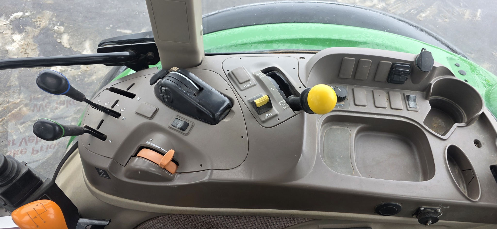 2015 John Deere 5100M Image 7