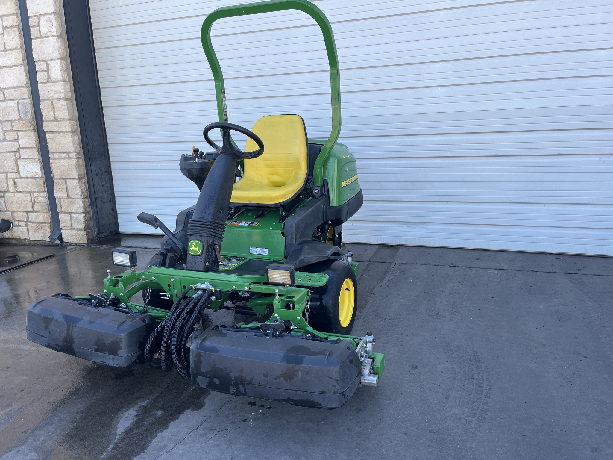 John Deere 2500B Image 3