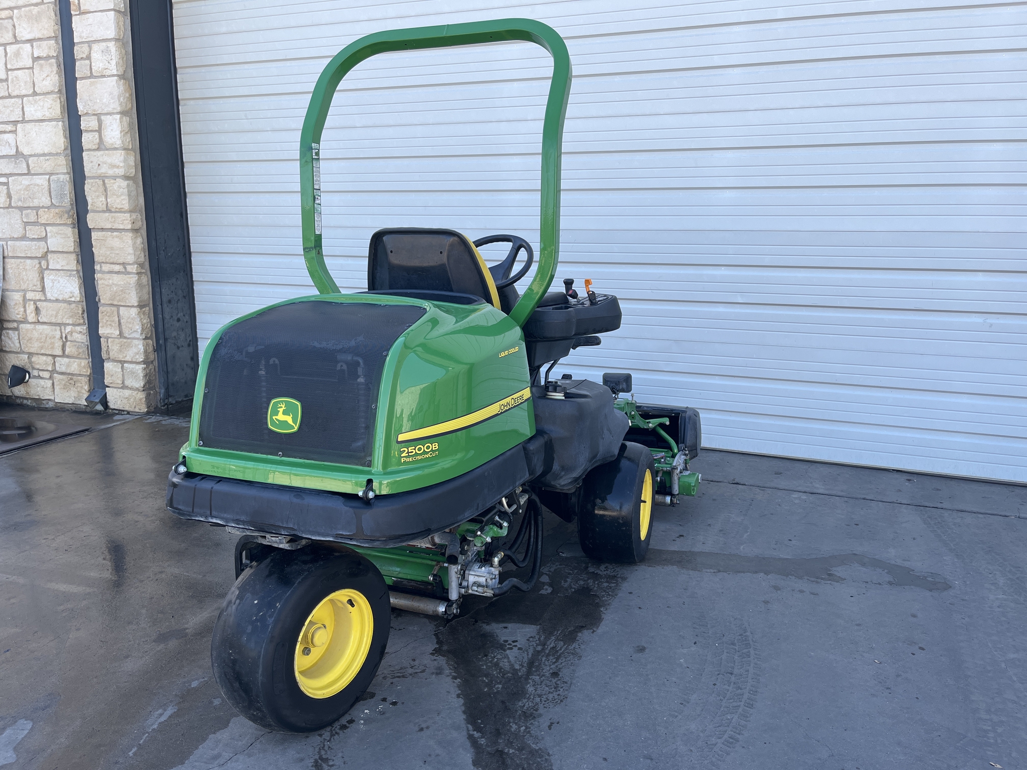 John Deere 2500B Image 8