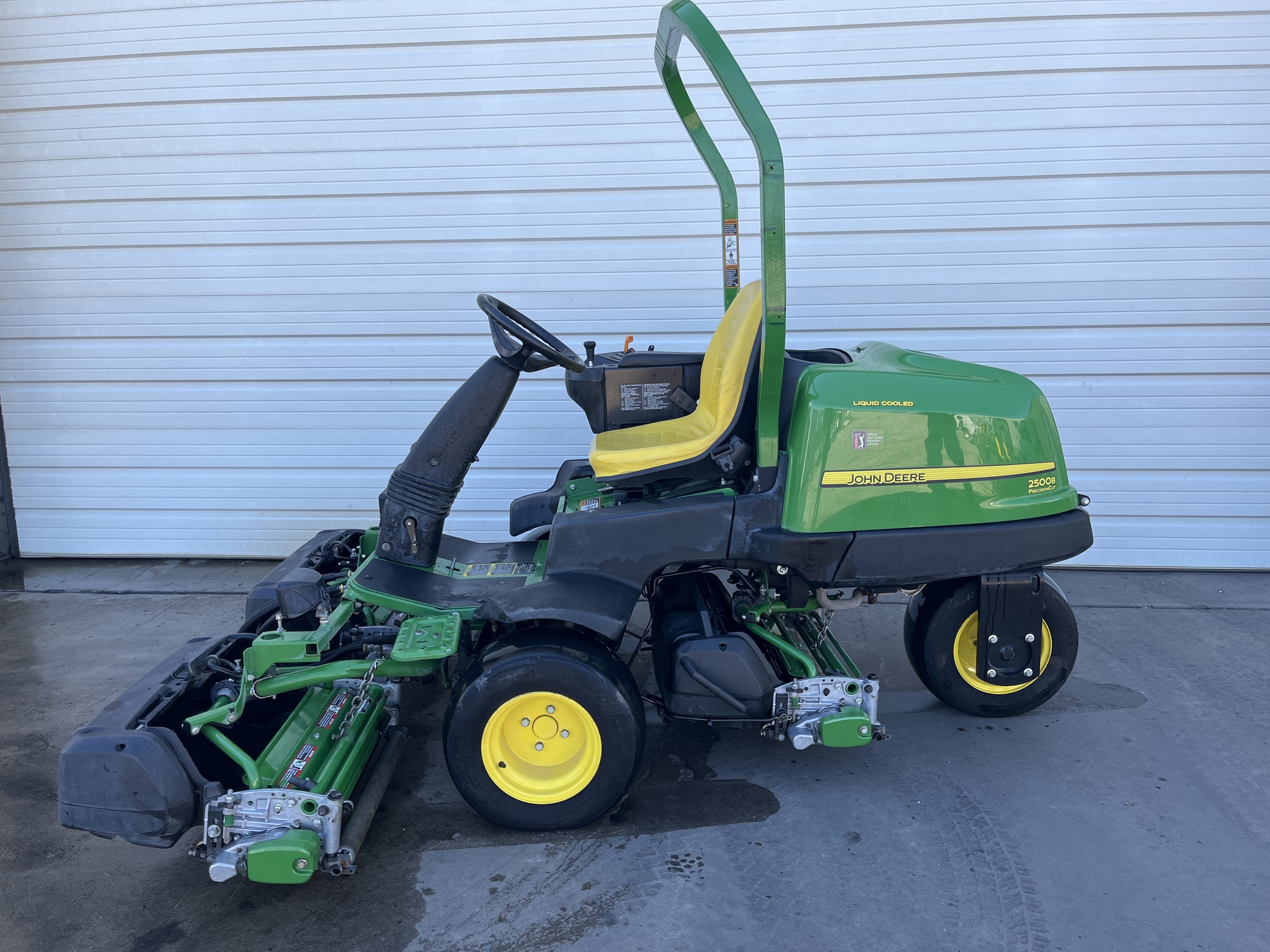 John Deere 2500B Image 1