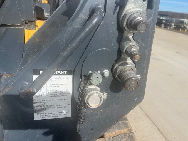  2022 John Deere 333G at Heritage Tractor in West Plains, MO