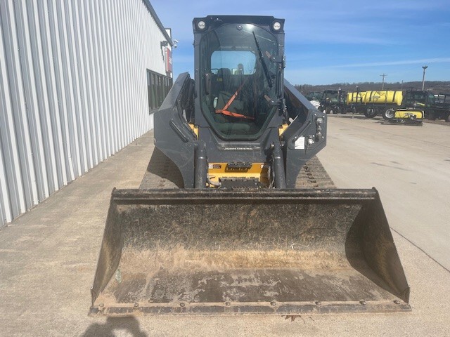  2022 John Deere 333G at Heritage Tractor in West Plains, MO