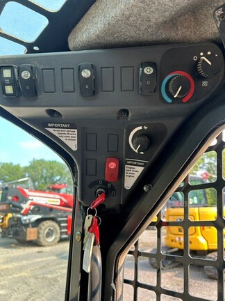 2024 John Deere 318G