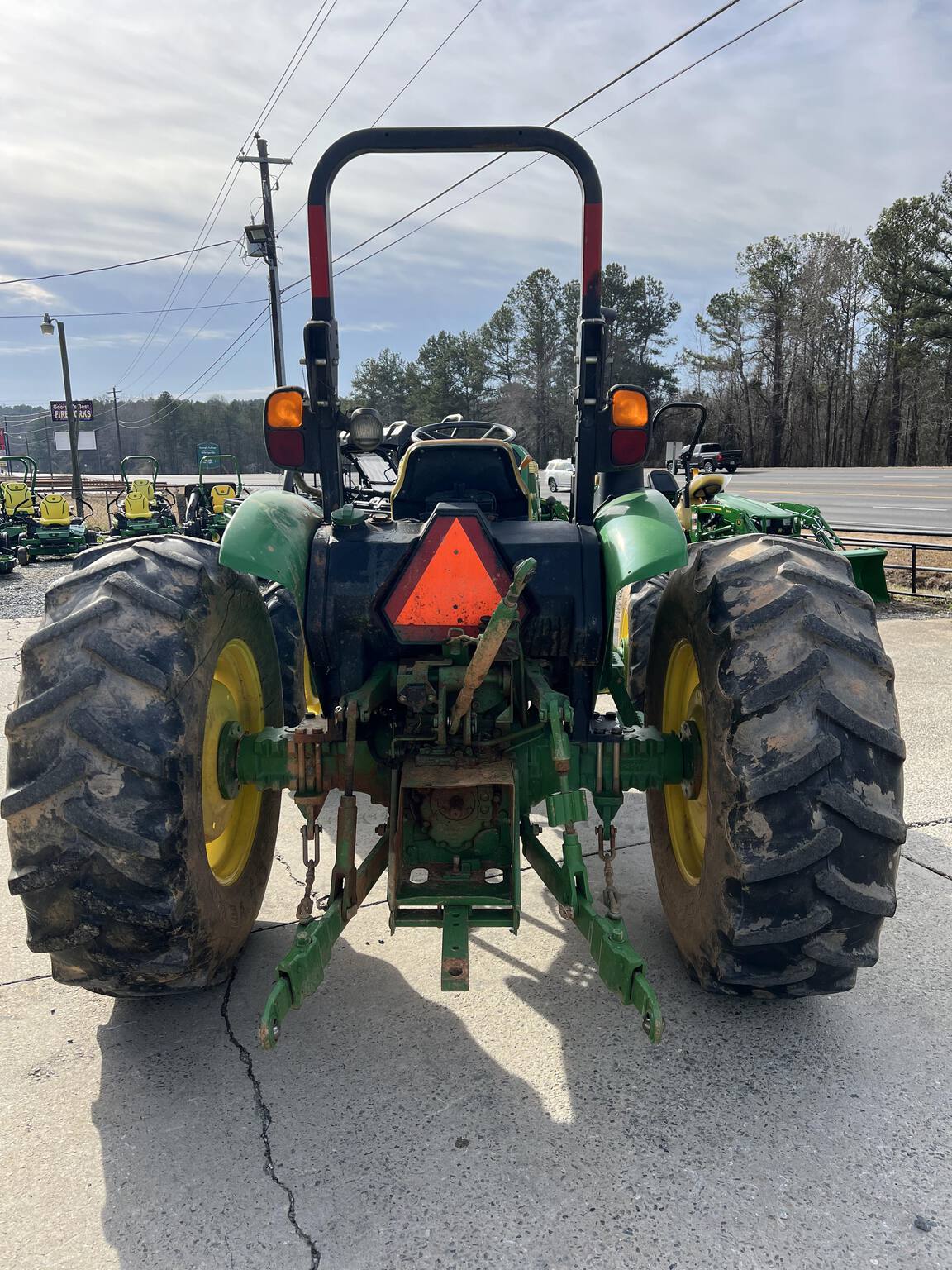 2016 John Deere 5075E Image 4