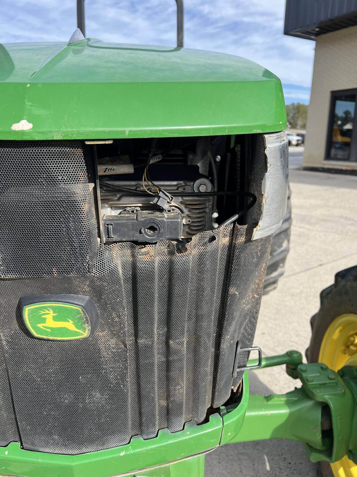 2016 John Deere 5075E Image 8