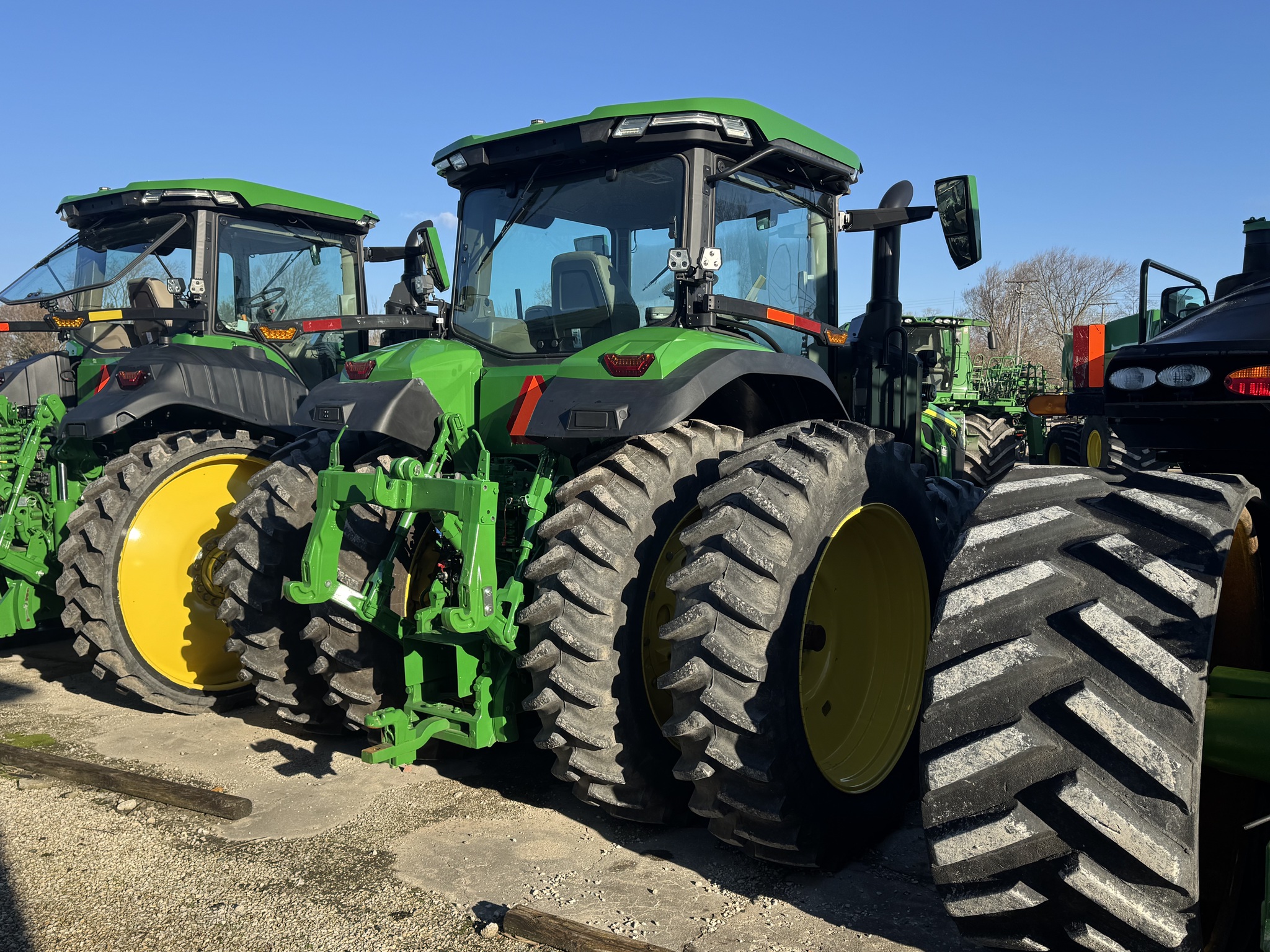 2023 John Deere 8R 230 Image 4