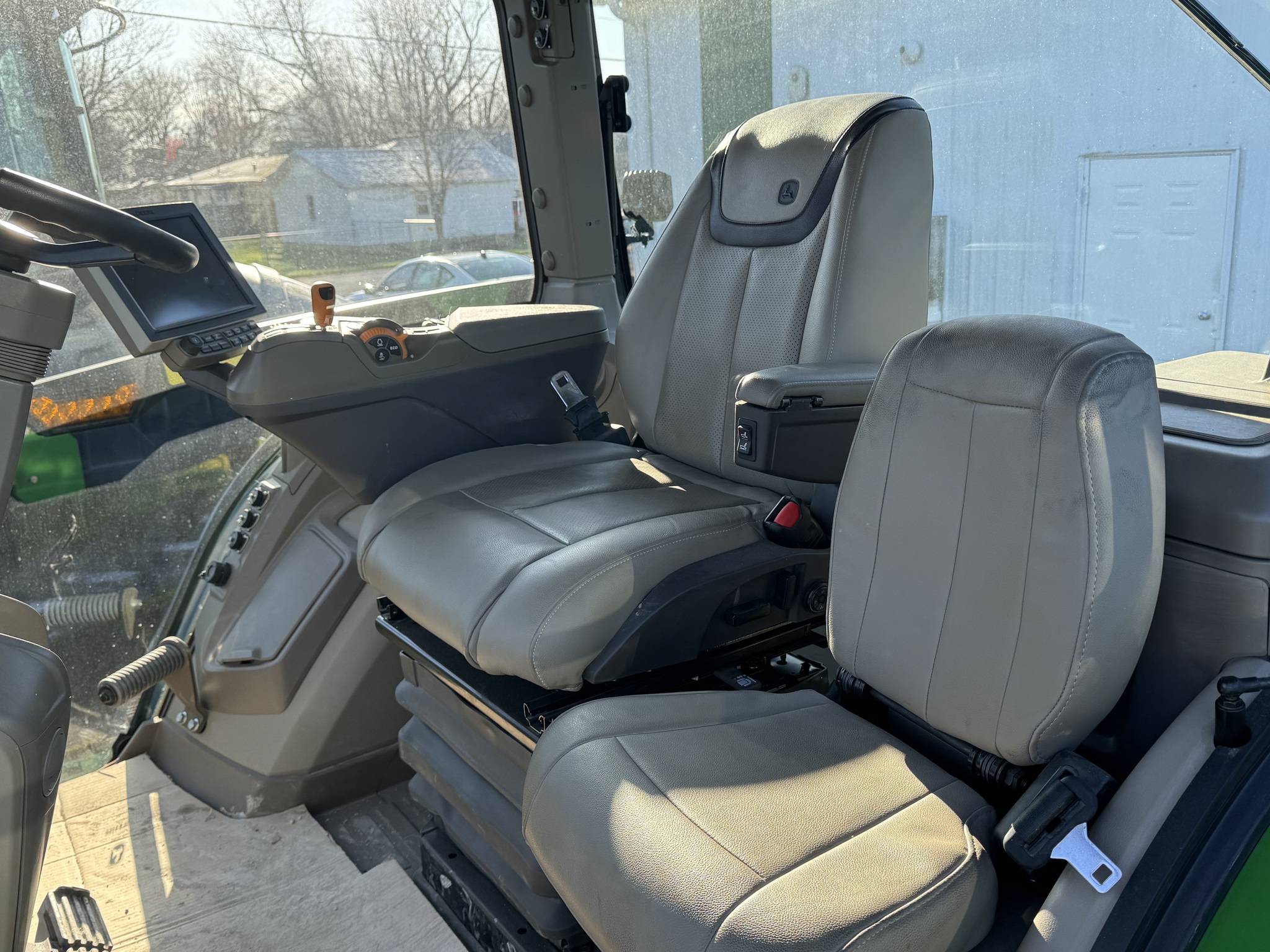 2023 John Deere 8R 230 Image 7