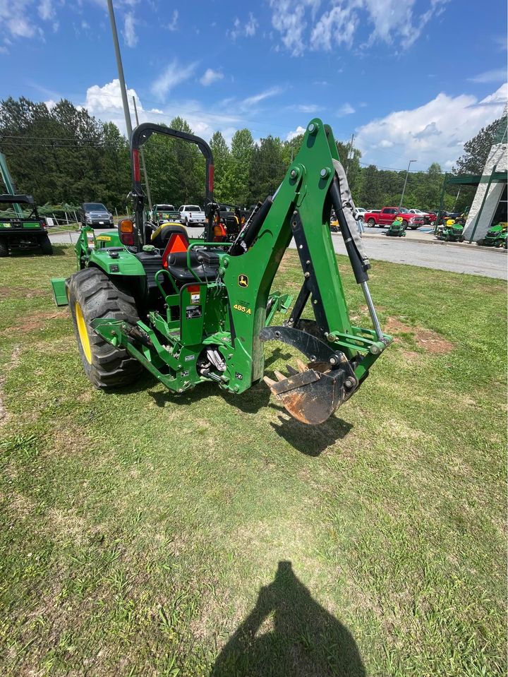 2018 John Deere 4052R Image 4