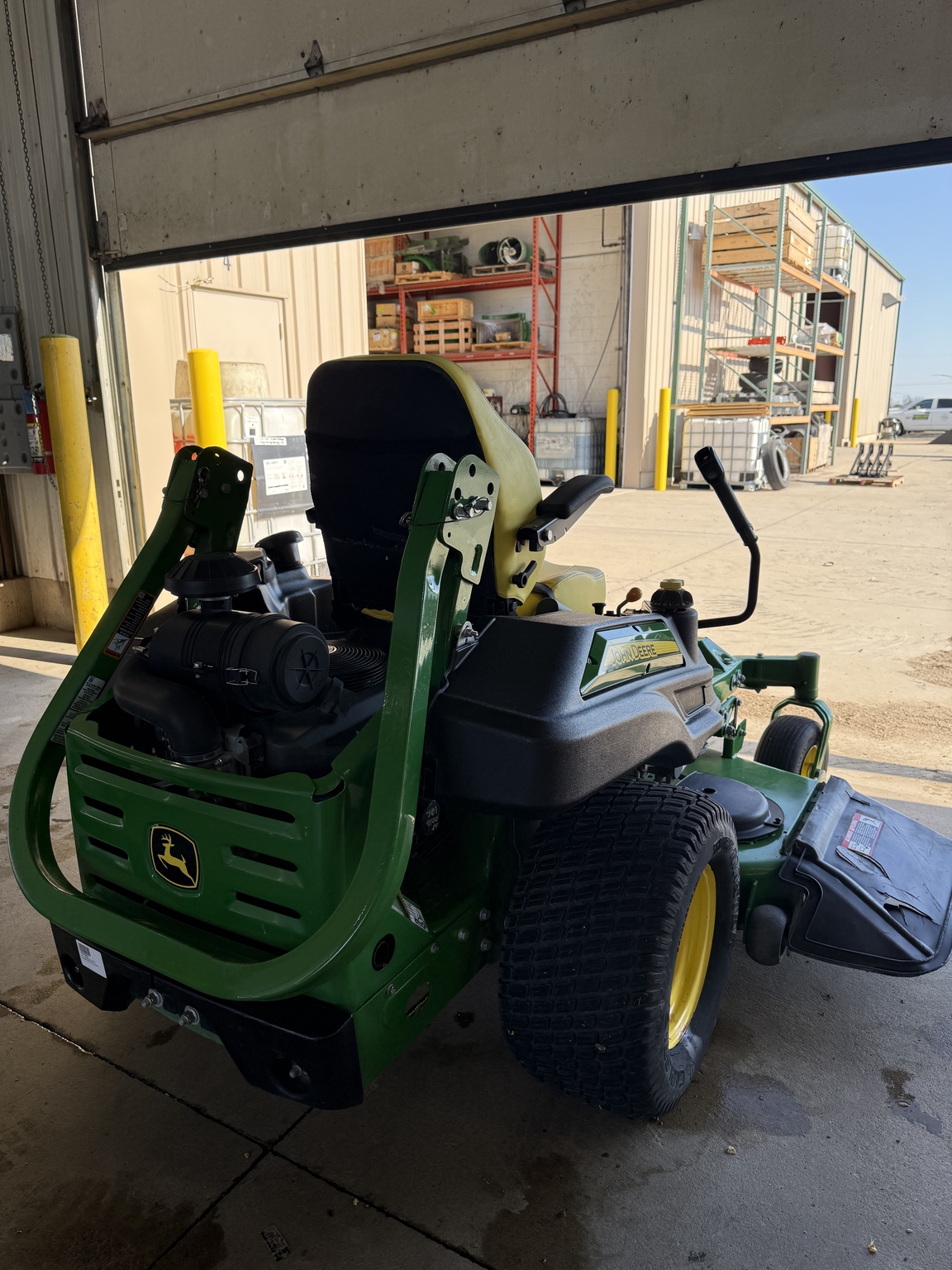 2022 John Deere Z970R Image 4