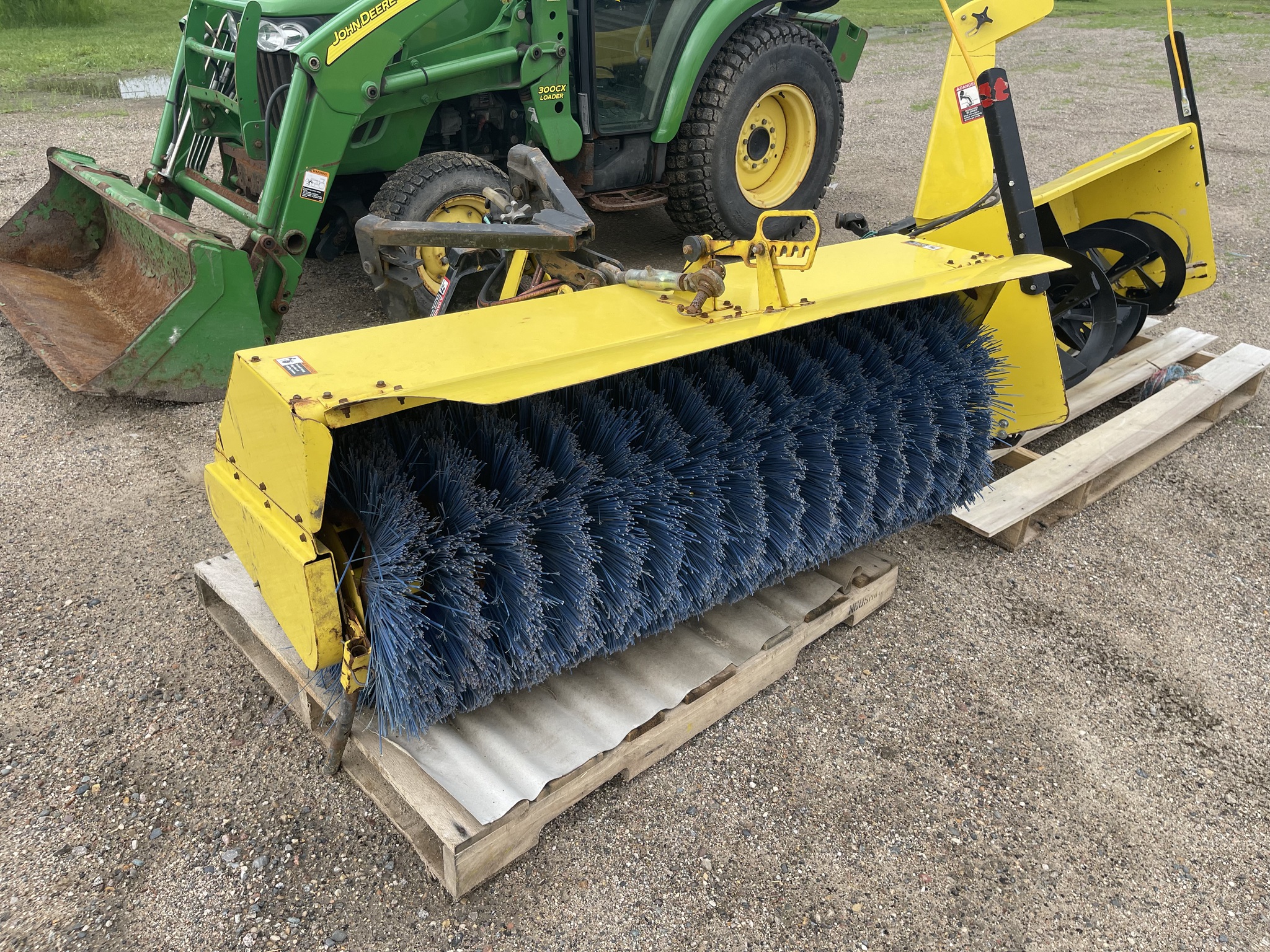 2007 John Deere 3720 Minnesota Equipment