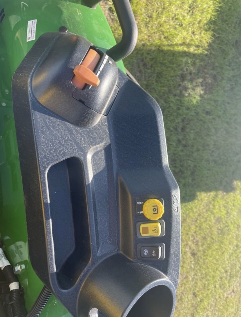 2024 John Deere 5067E Image 8