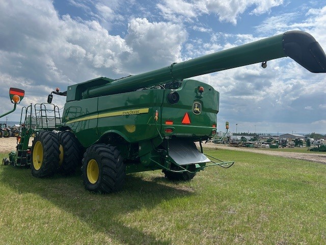 2014 John Deere S680 Image 4
