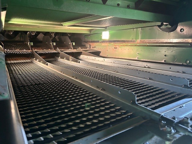 2014 John Deere S680 Image 8