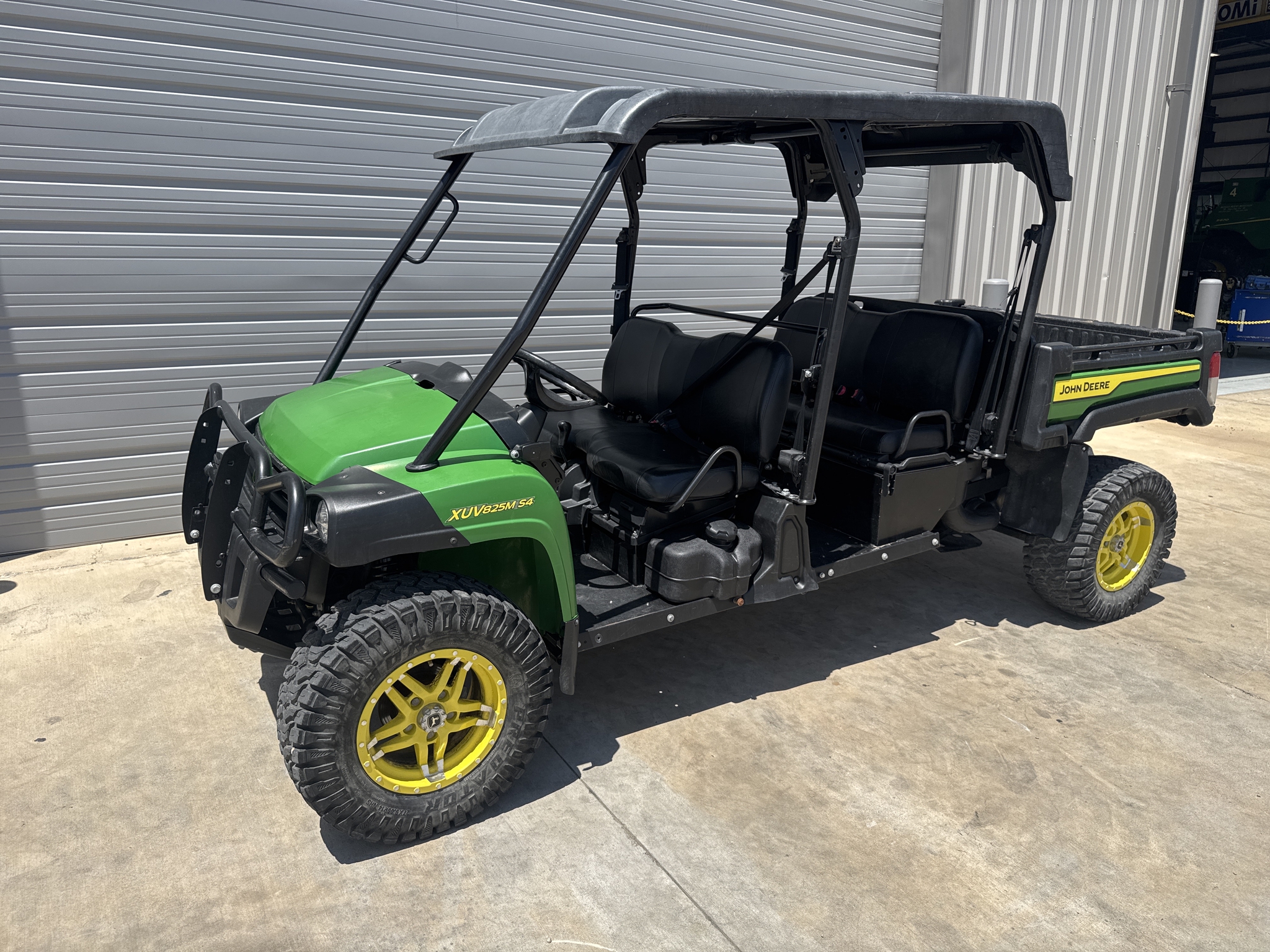 2023 John Deere XUV 825M S4 Image 2