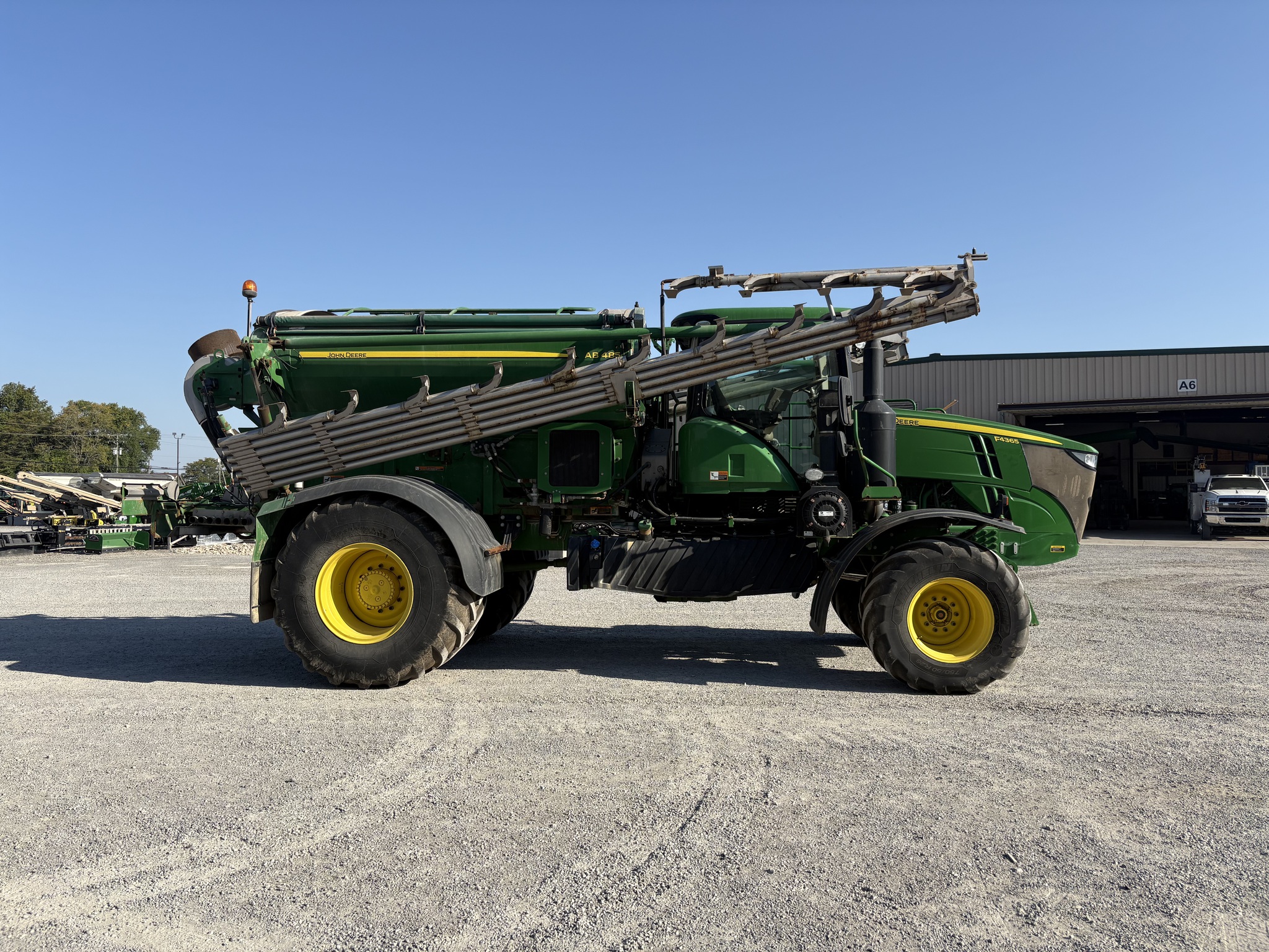 2019 John Deere F4365 Image 4