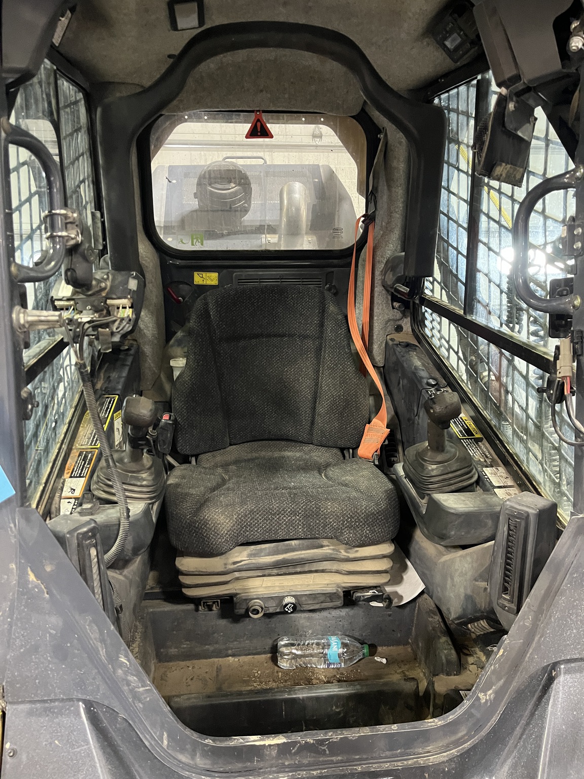 2017 John Deere 333G Image 6