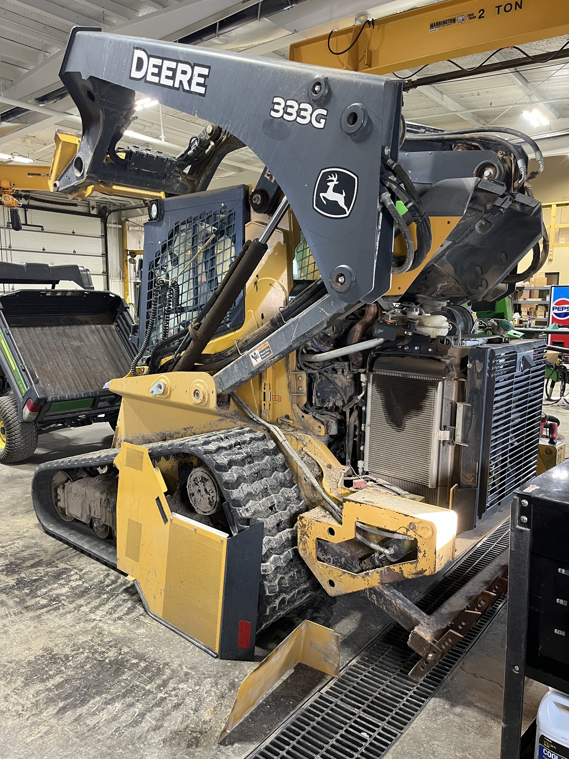 2017 John Deere 333G Image 15