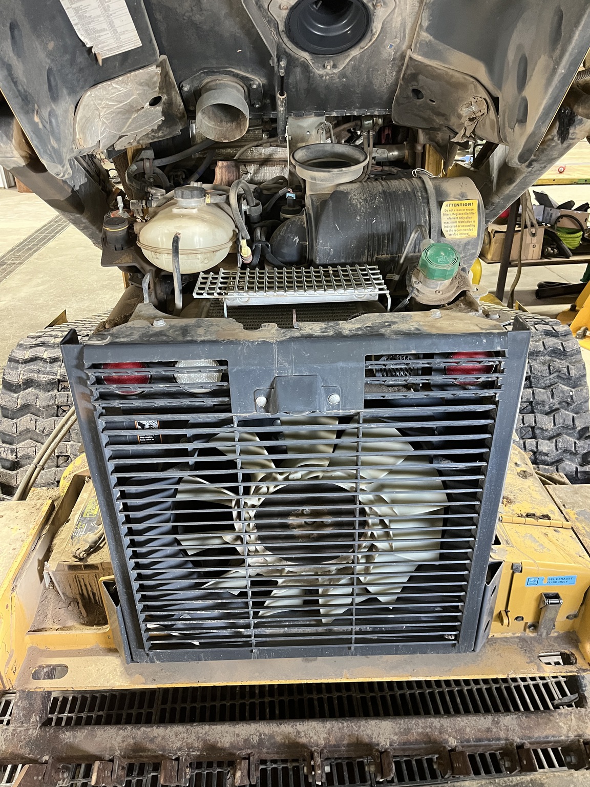 2017 John Deere 333G Image 7