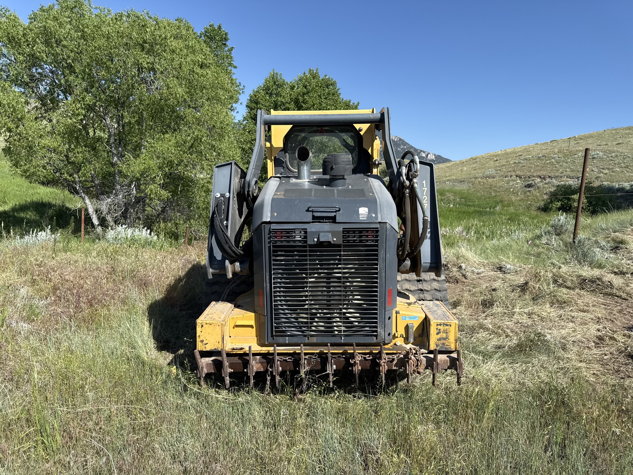 2017 John Deere 333G Image 3