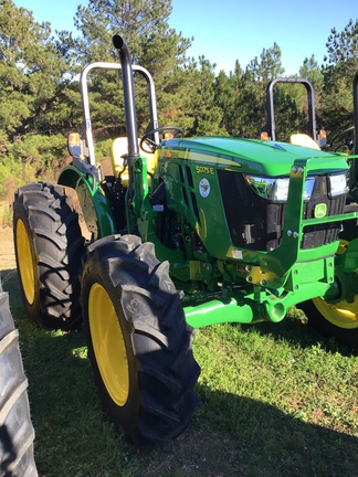 2024 John Deere 5075E Photo 3