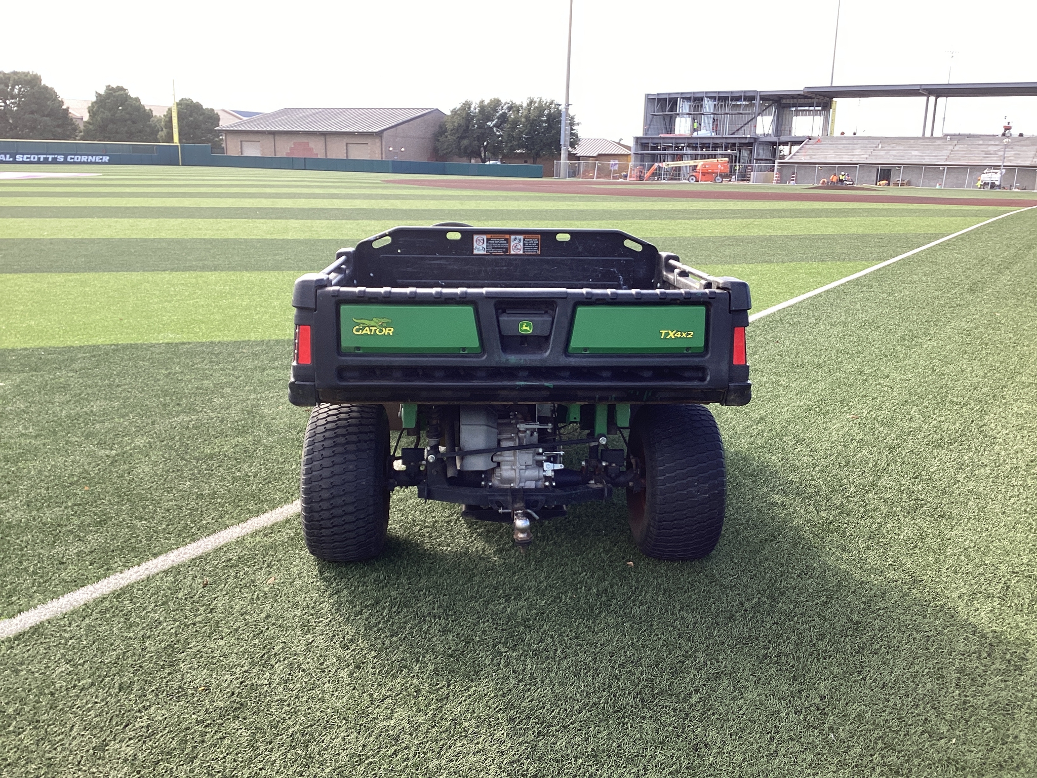 2022 John Deere TX GATOR Image 5
