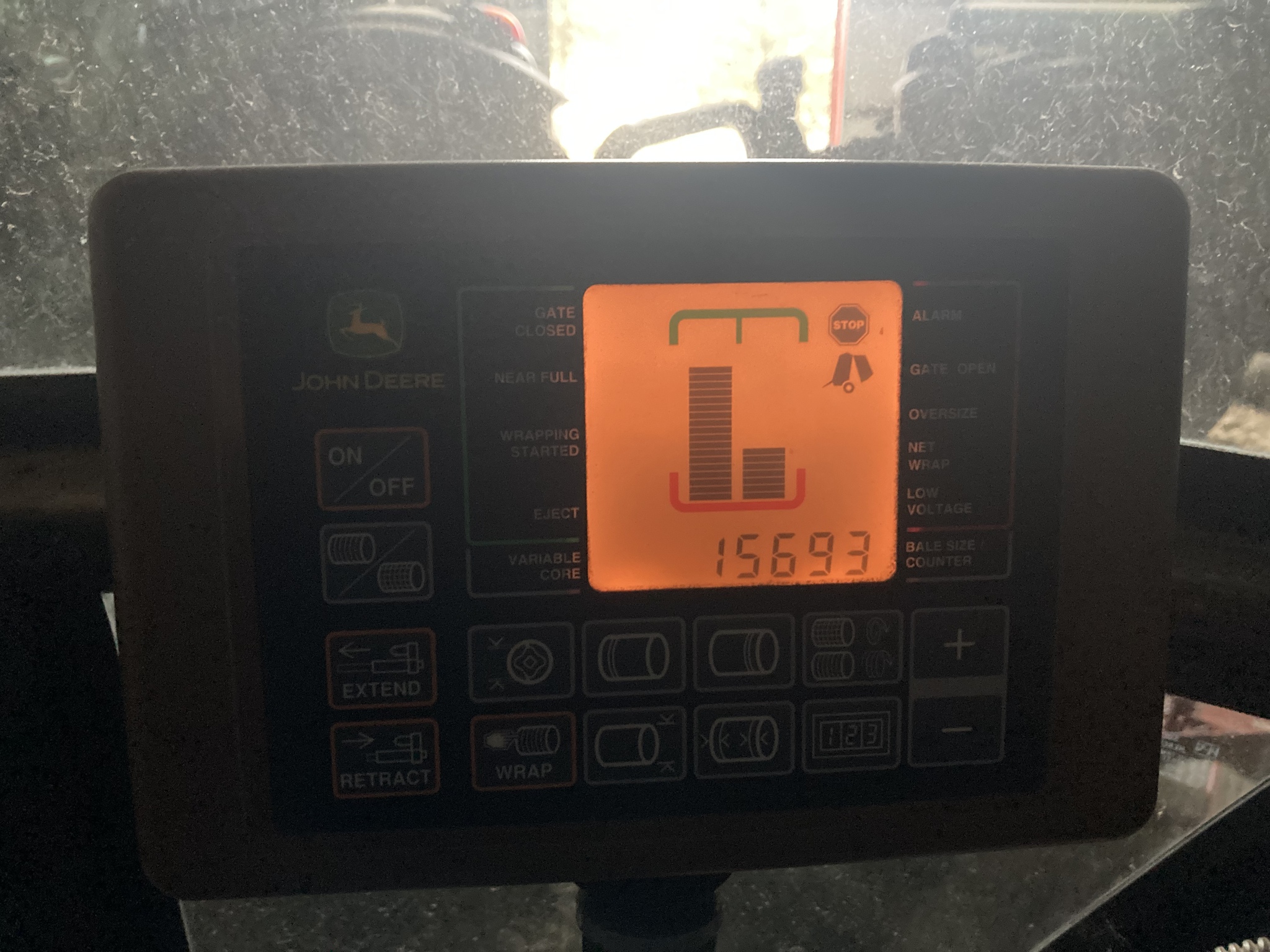 2004 John Deere 567 Image 6