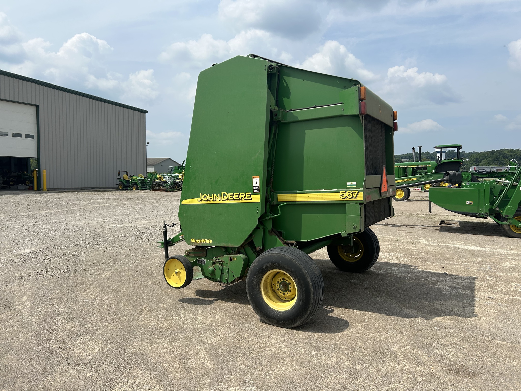 2004 John Deere 567 Image 5
