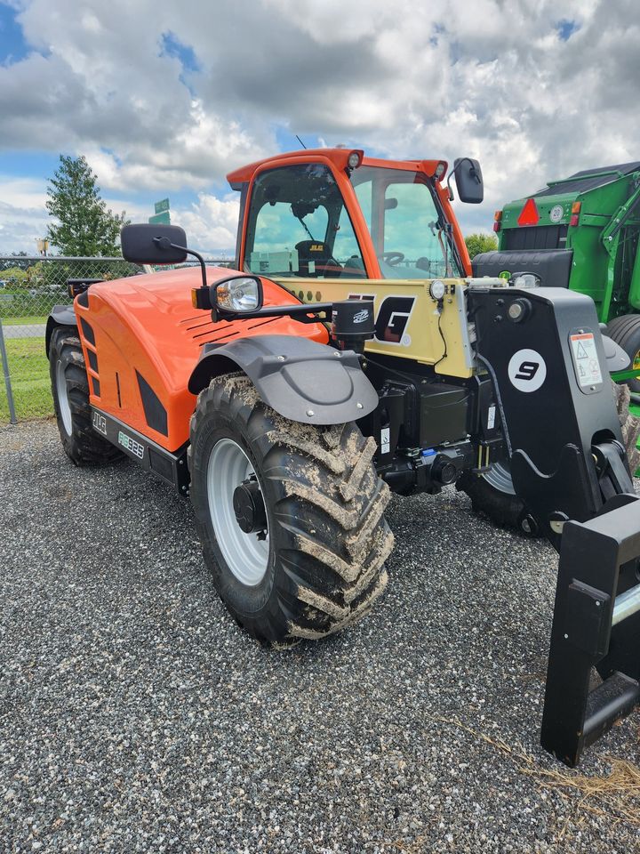 2024 JLG AG925 Image 6