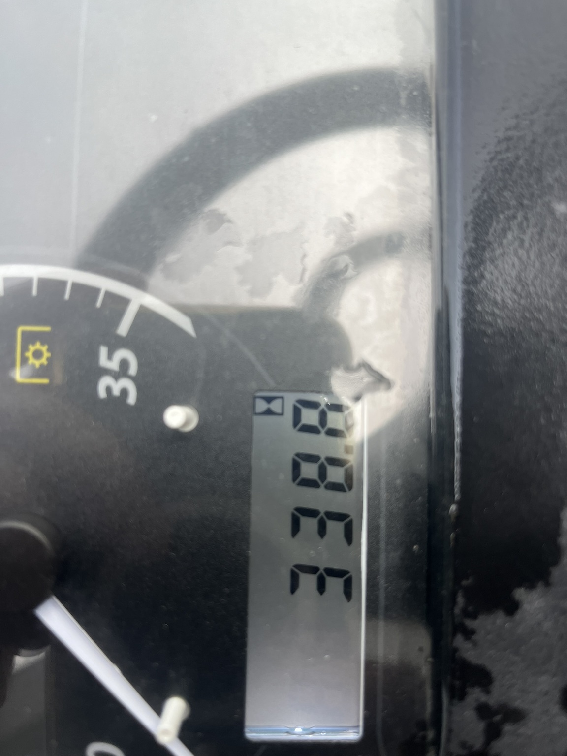 2023 John Deere 2025R Image 4