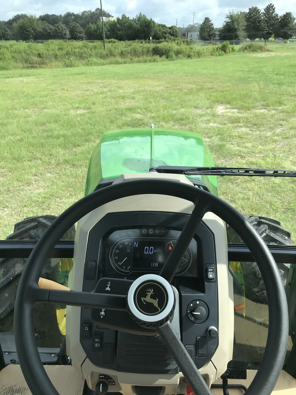 2025 John Deere 6105E Image 7