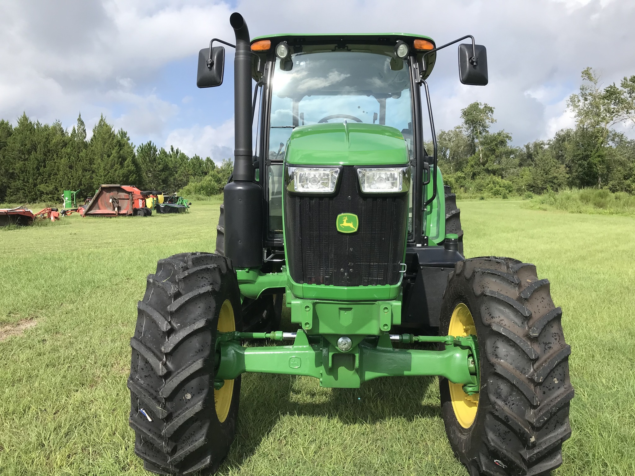 2025 John Deere 6105E Image 4