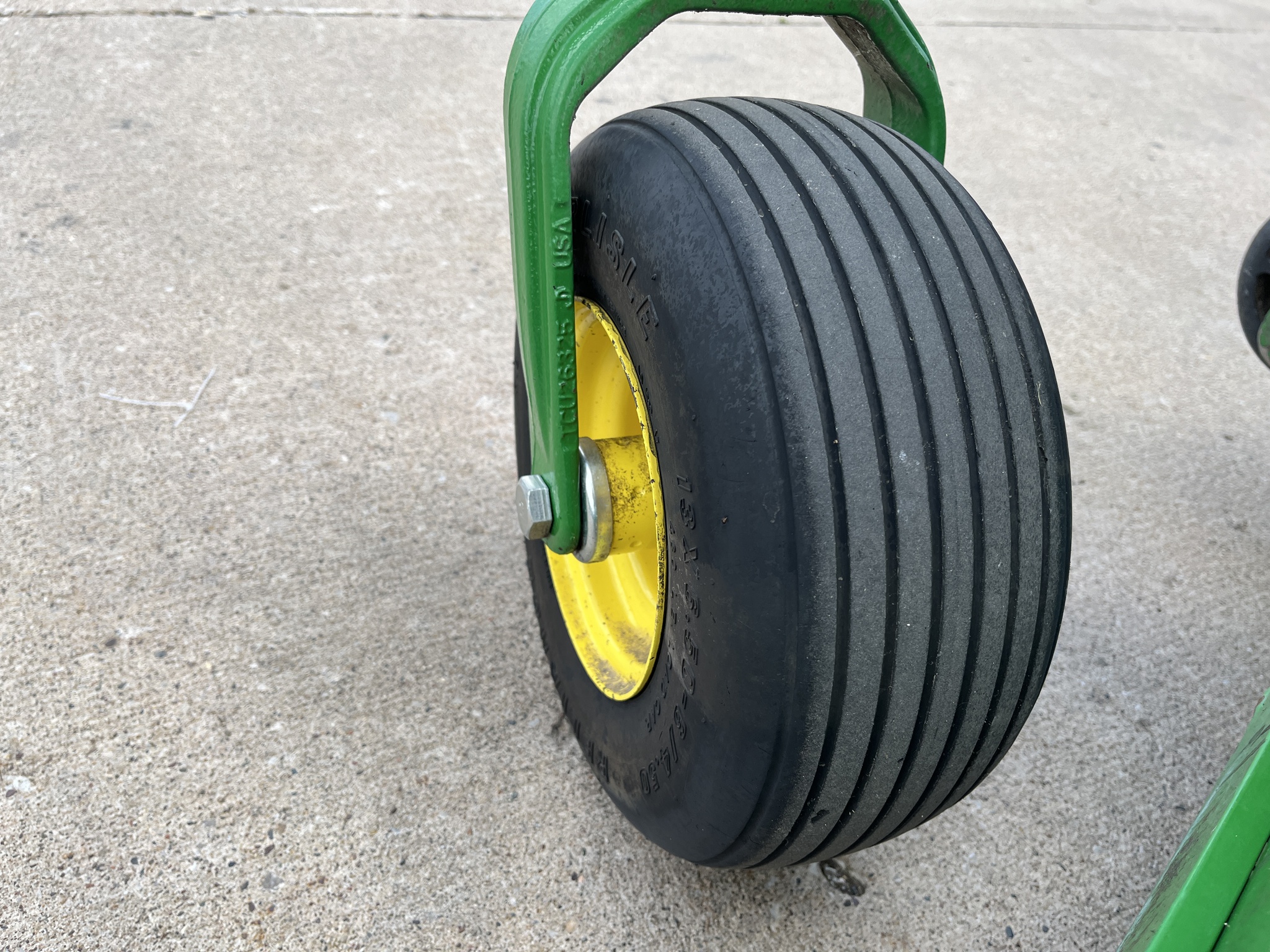 2024 John Deere Z970R Image 10