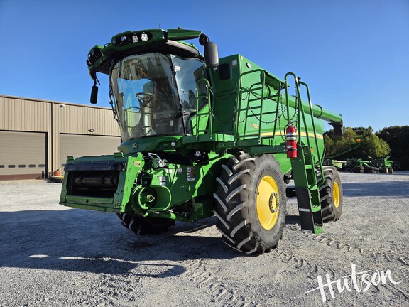 Photo of 2024 John Deere S780