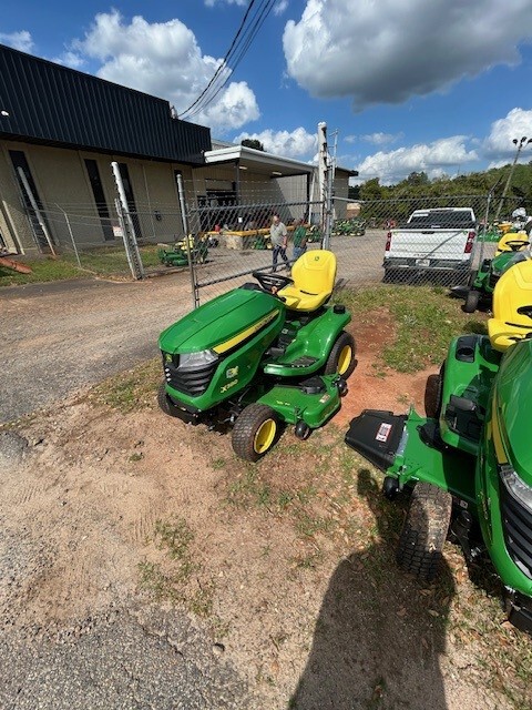 2024 John Deere X380 Image 2