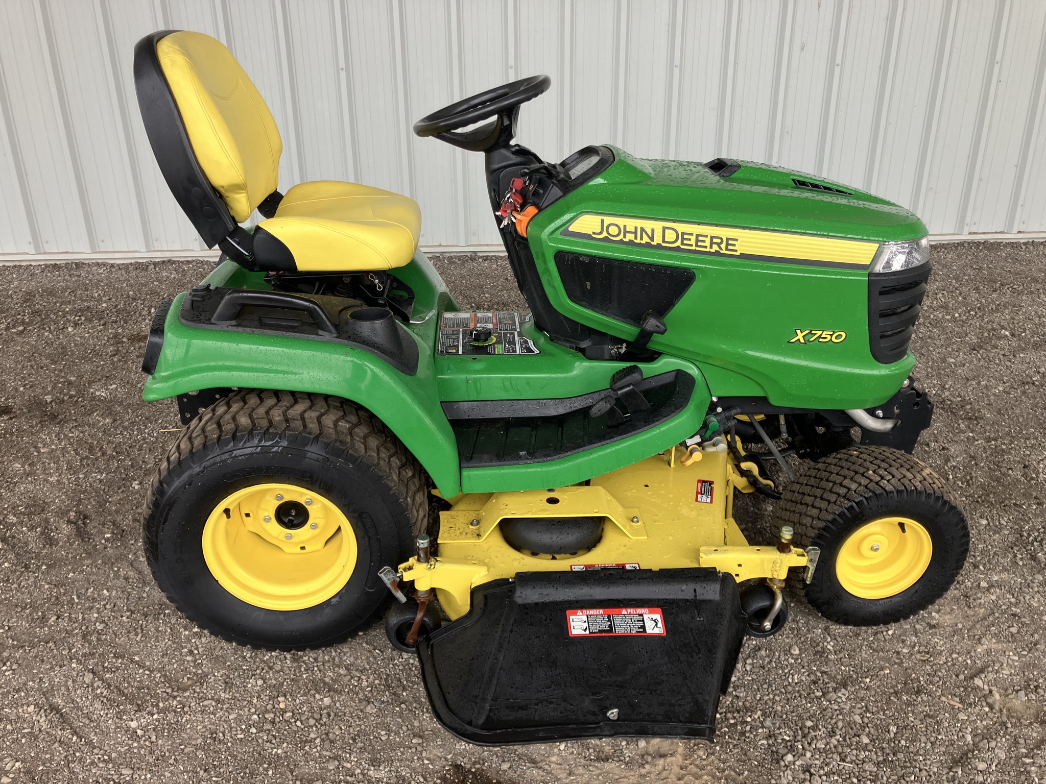 2013 John Deere X750 Image 2